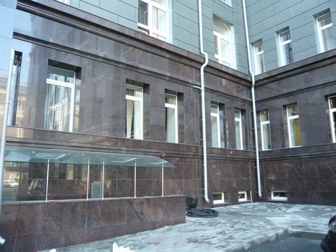Облицовка здания гранитом по технологии вентилируемого фасада